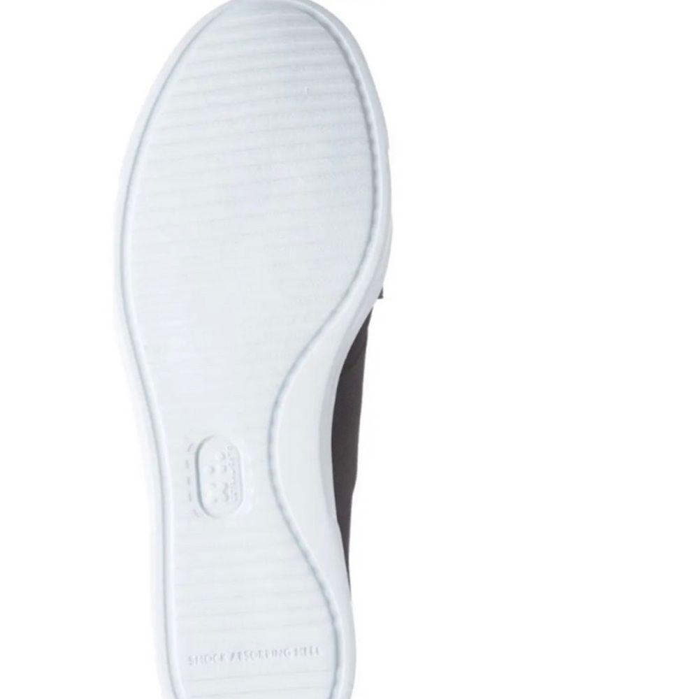 Munro Women's Munro Anjela Slip-On Sneaker Size 6 M Black White comfort Golf - Picture 3 of 5